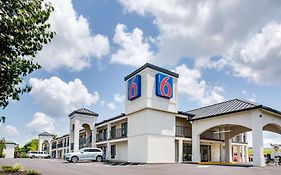 Motel 6-White House, Tn